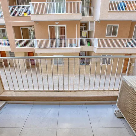 아파트 Modern 2 Bedroom With Balcony, 세인트폴스베이