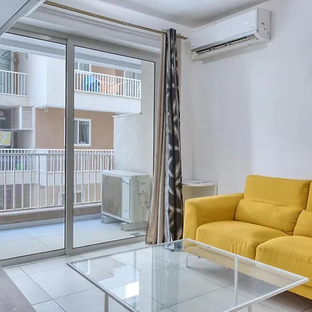 Modern 2 Bedroom With Balcony, *