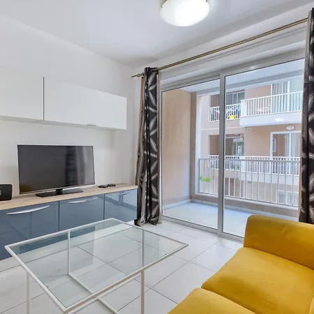 Modern 2 Bedroom With Balcony, *