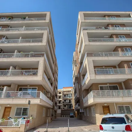 아파트 Modern 2 Bedroom With Balcony, *