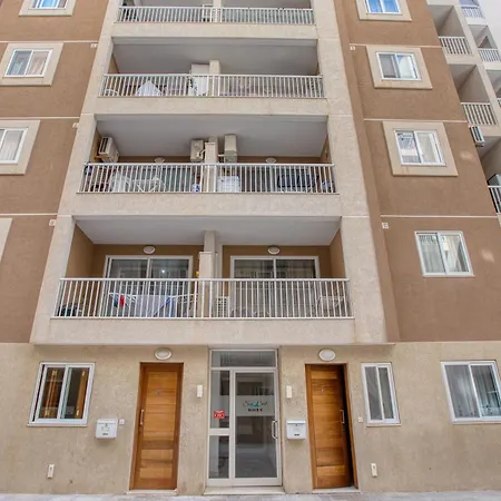 Modern 2 Bedroom With Balcony,